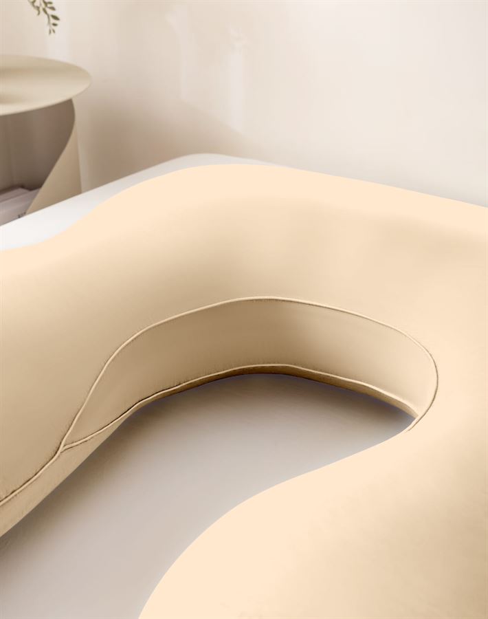 כרית הריון ויסקו מפנקת מבית B.k.import צבע שמנת-קרם