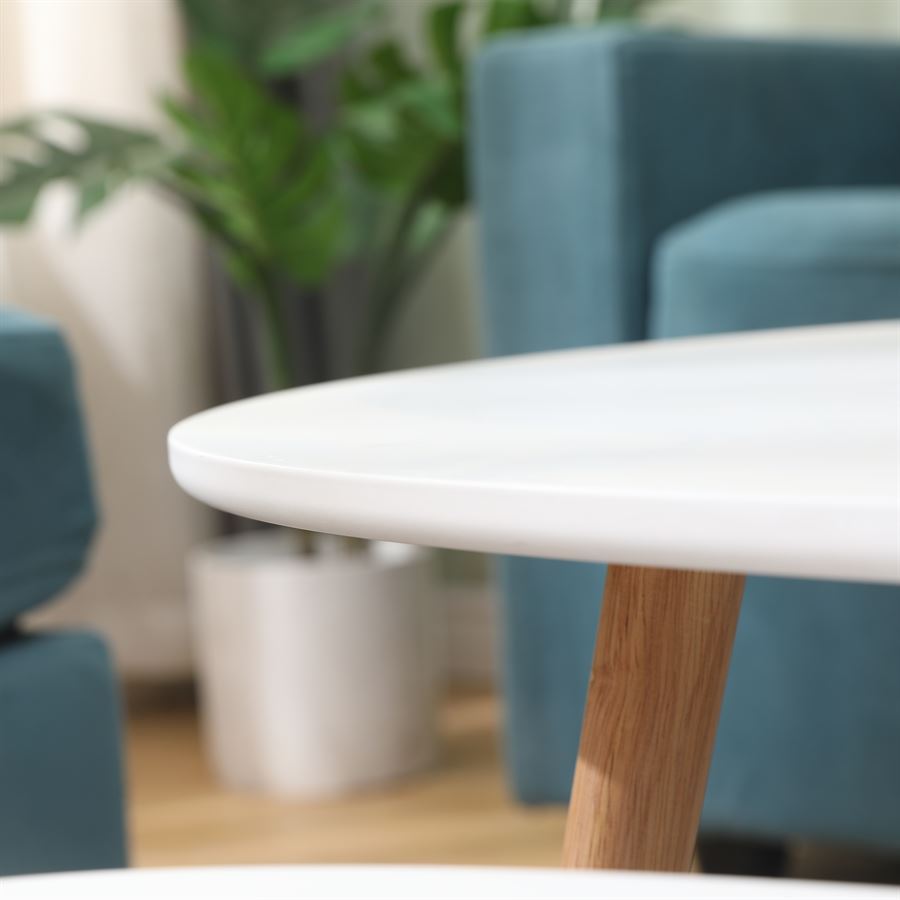 תקריב שולחנות סלון